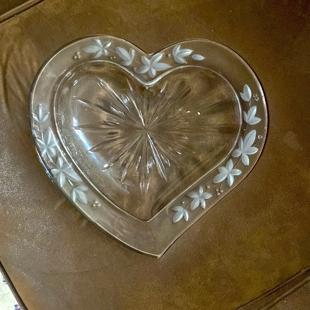 Lead Crystal large frosted Heart Decor